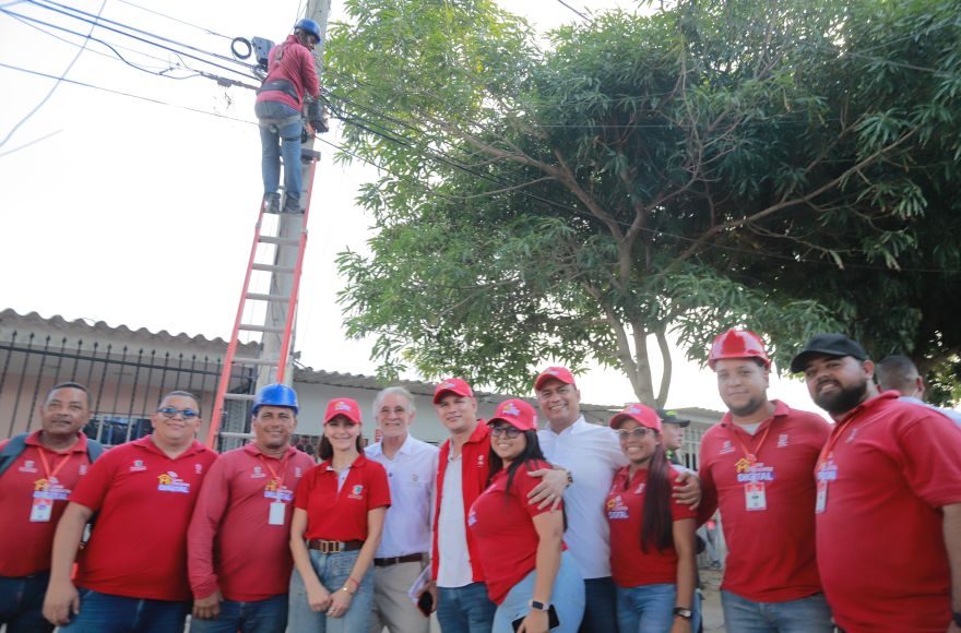 Gobernación del Atlántico conectó a 35.773 hogares con internet de fibra óptica e impulsó la formación digital en 2025