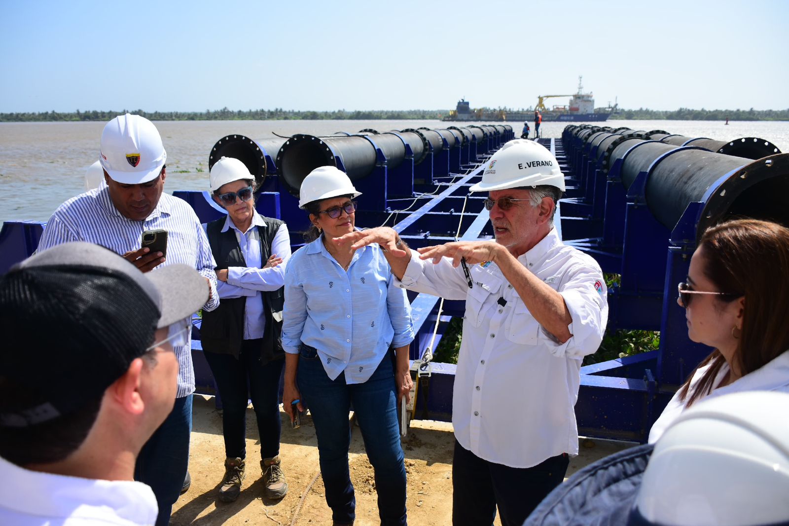 Gobernador Verano, secretaria de Aguas y equipo del Acueducto Regional del Norte