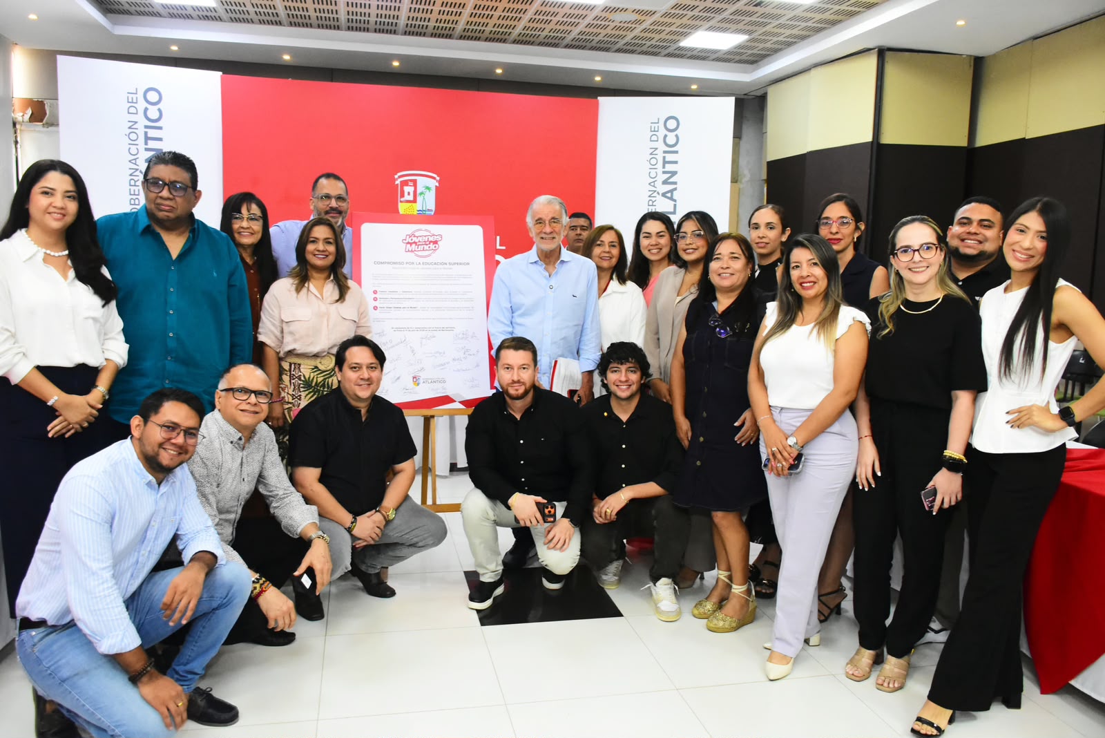 Alianza entre la Gobernación y universidades privadas ofrece descuentos para estudios superiores a jóvenes del Atlántico