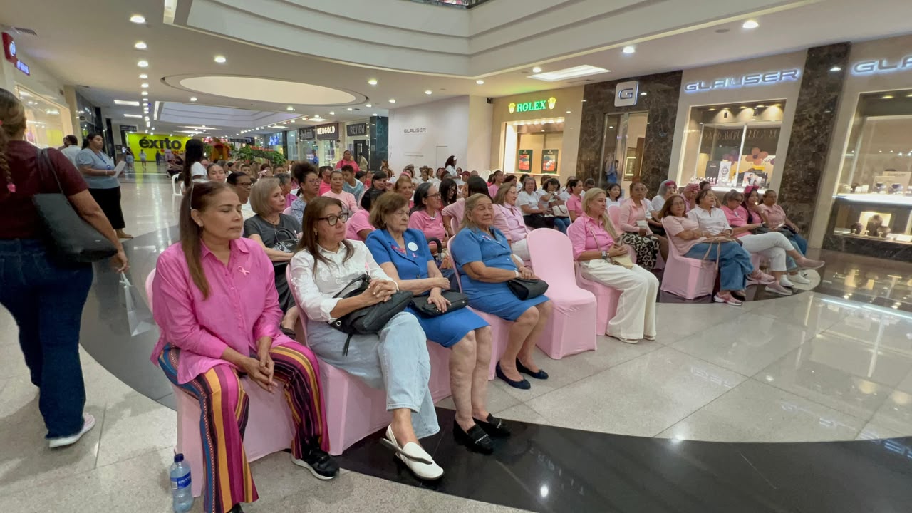 Gobernación del Atlántico y Liga Contra el Cáncer impulsan la detección temprana del cáncer de mama con el encendido del Lazo Rosado