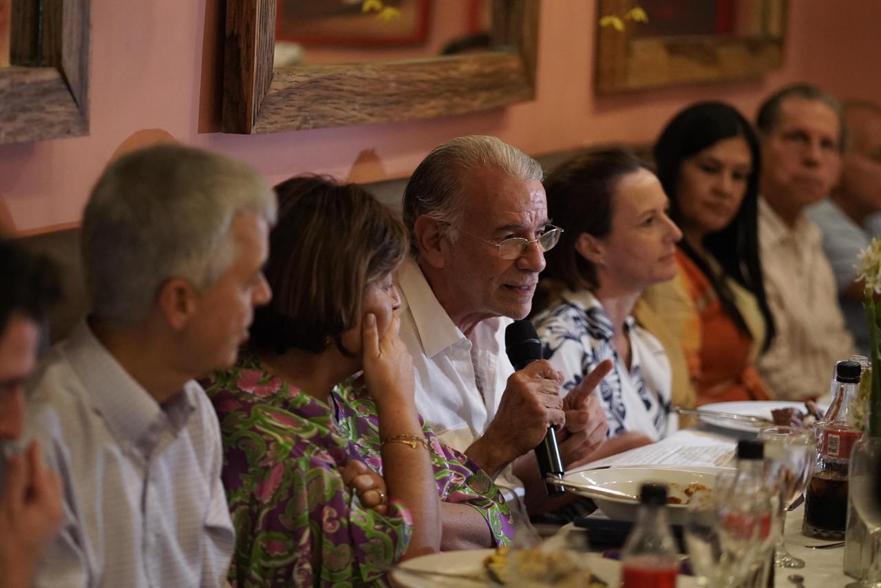 Gobernador Verano propone alianza entre sectores público privado y banca para promover inversiones en el Caribe