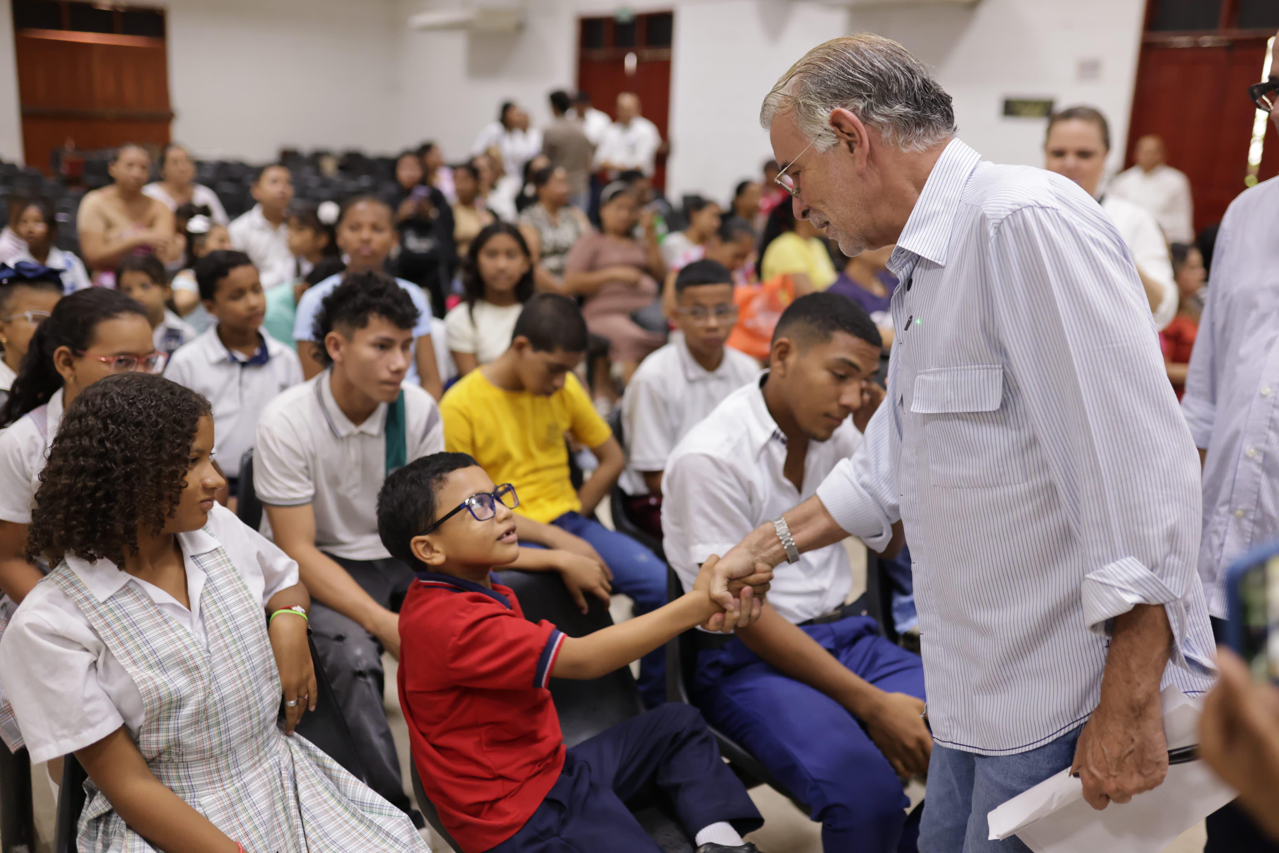 Atlántico fortaleció su sistema educativo en 2025 con inversión eficiente y formación docente