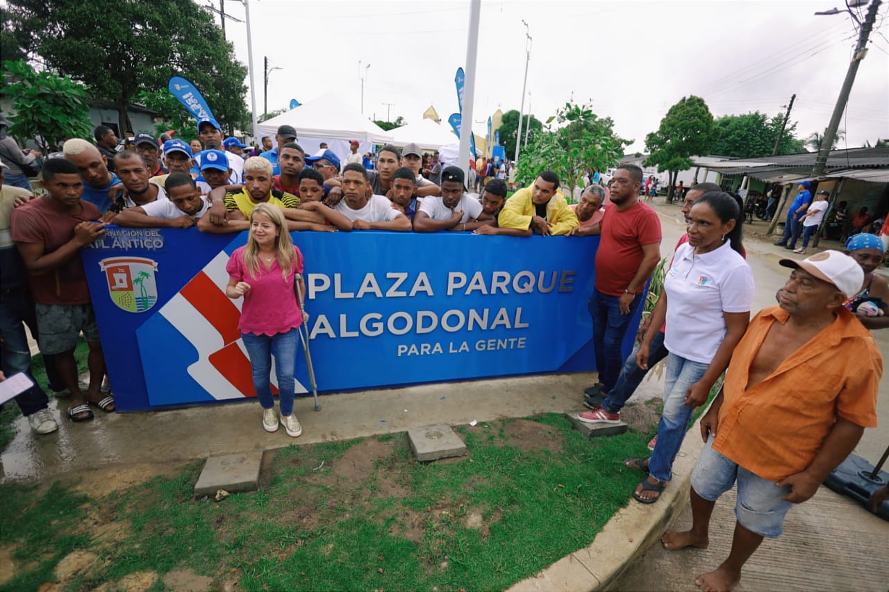 Atlantico nueva plaza parque en Algodonal y anuncio que pronto estara listo el alcantarillado